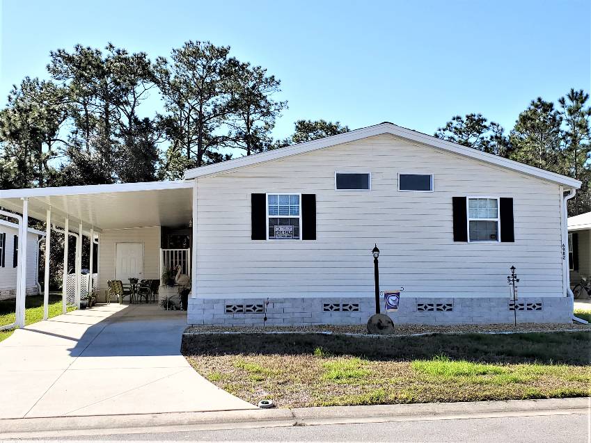Homosassa, FL Mobile Home for Sale located at 6982 W Leonshire Lane
